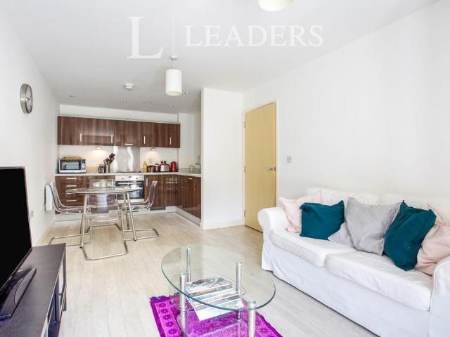 Apartment for rent in Horsell, Woking