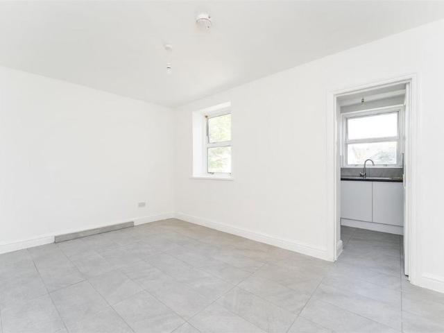 Apartment for rent in London Borough of Ealing, Greater London