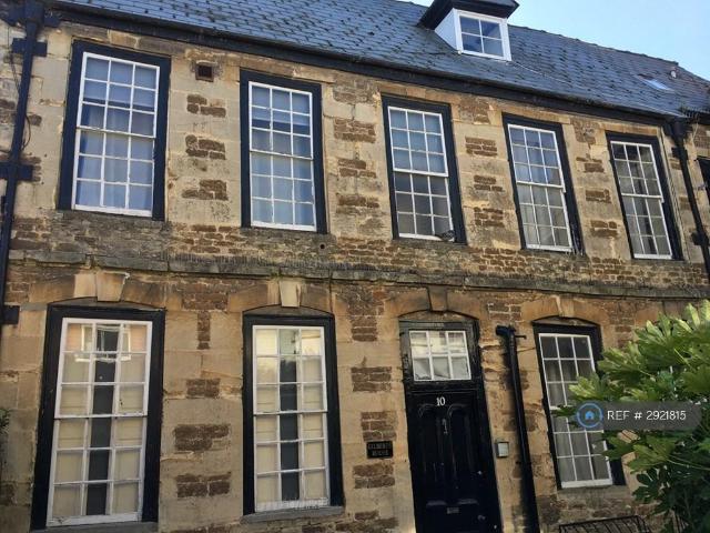 Flat for rent in Highworth, Isle Of Man