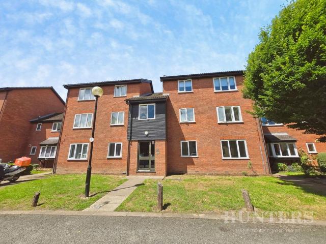 Flat for rent in London Borough of Merton, Mitcham