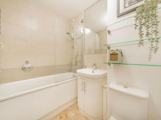 Apartment for rent in Fulham, Walham Green