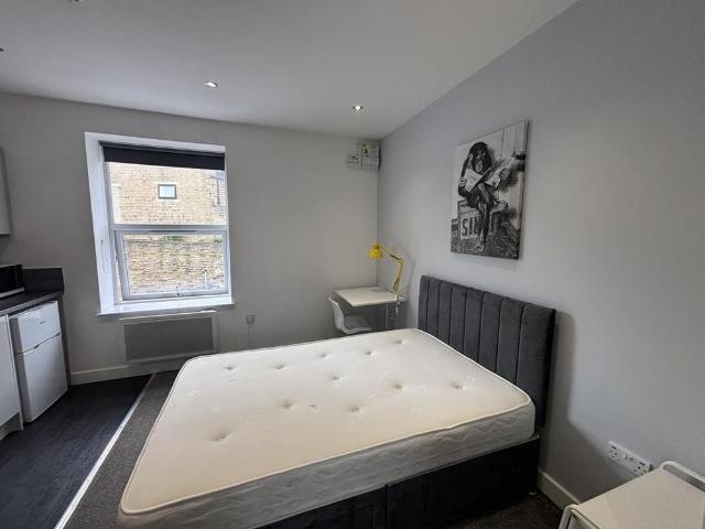 Apartment for rent in Springwood, Huddersfield