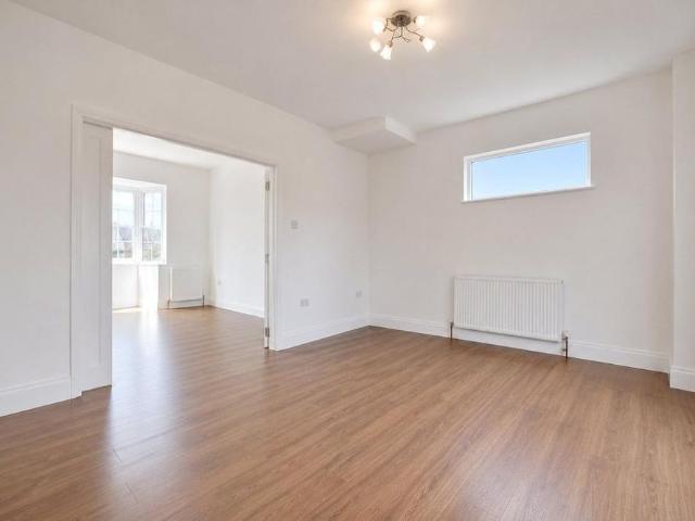 Apartment for rent in Henley-on-Thames, Berrick Salome