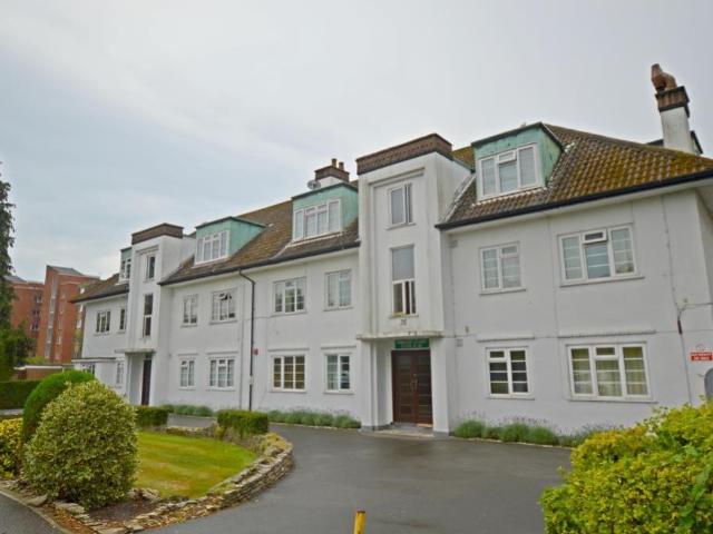 Flat for rent in Branksome, Poole