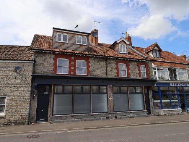 Flat for rent in Street, Somerset