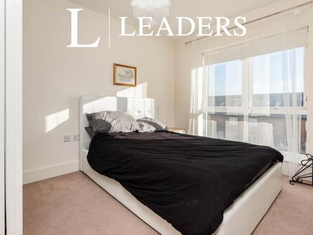 Apartment for rent in Red Hill, Surrey