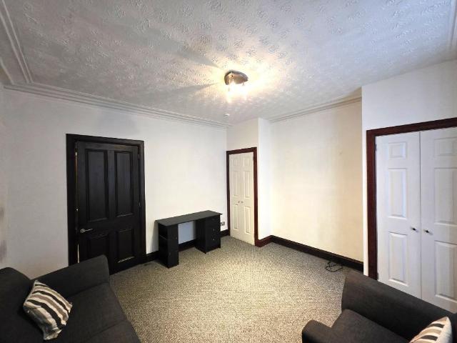 Flat for rent in Ashley, Ballindoch