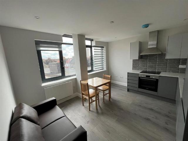 Apartment for rent in Upton Park, Greater London