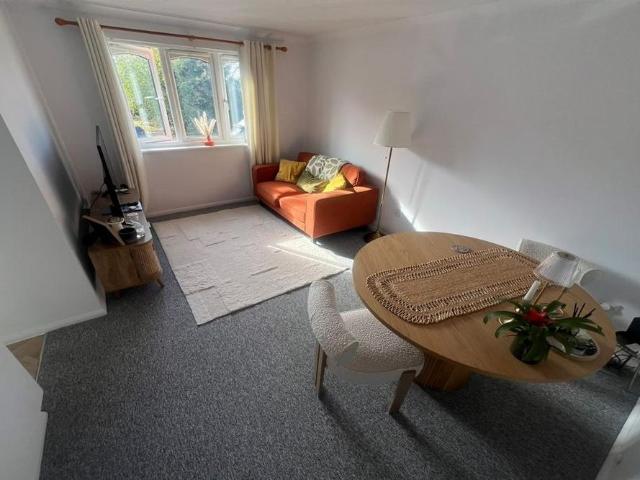 Apartment for rent in Stroud Green, Rochford