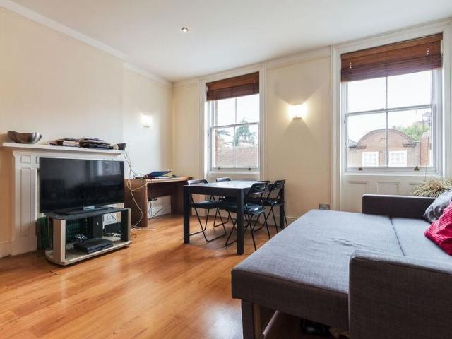 Apartment for rent in Emmbrook, Wokingham