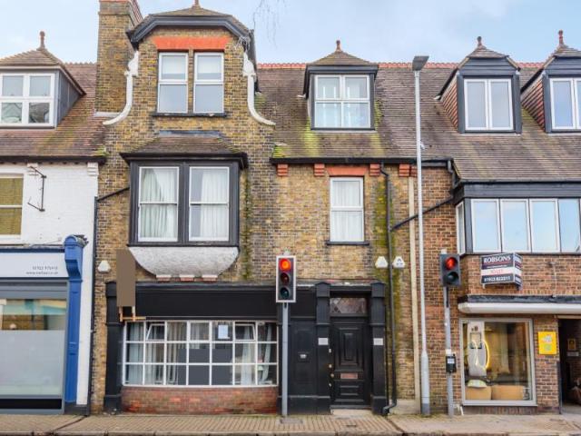Flat for rent in Batchworth