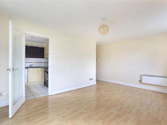 Apartment for rent in Earlsfield, Greater London
