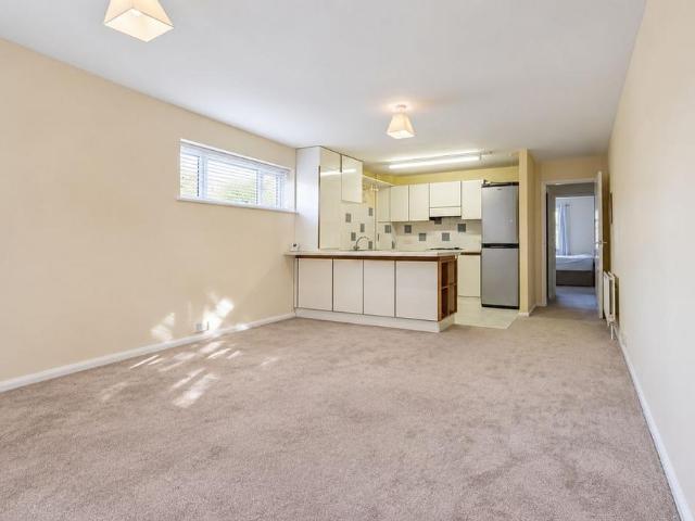 Apartment for rent in London Borough of Sutton, Greater London