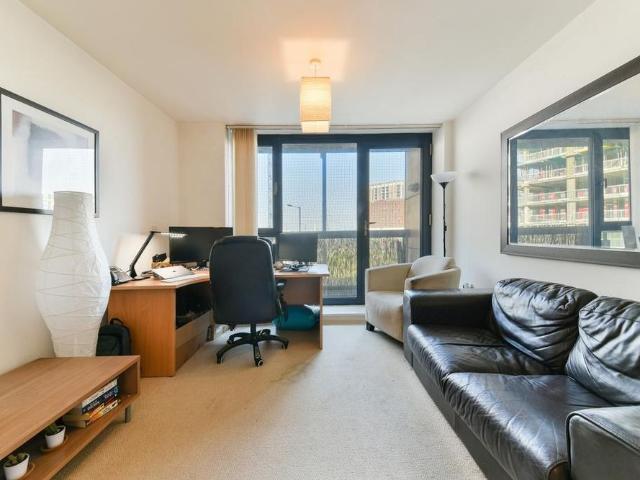 Apartment for rent in London Borough of Newham, Greater London