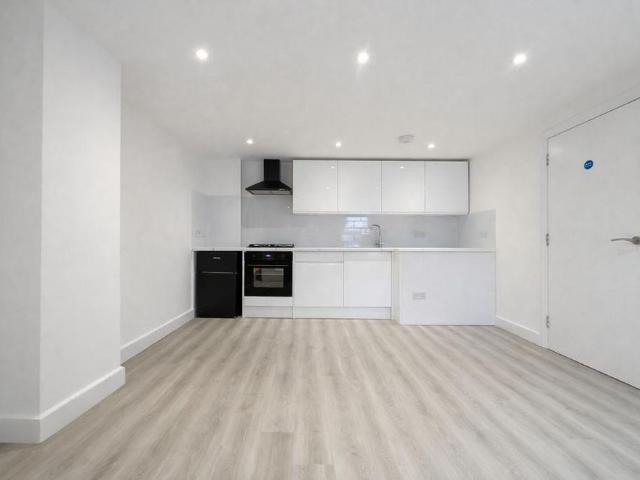 Apartment for rent in High Wycombe Community Board, High Wycombe