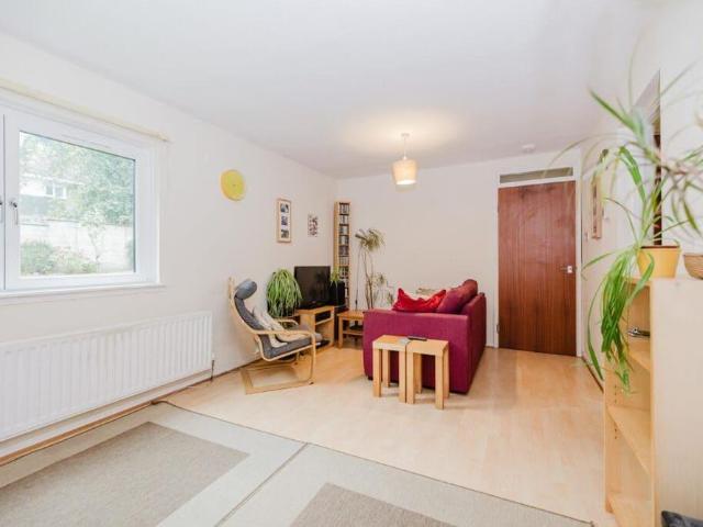 Apartment for rent in Comiston, Scotland
