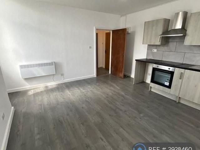 Apartment for rent in Werneth, Pendock