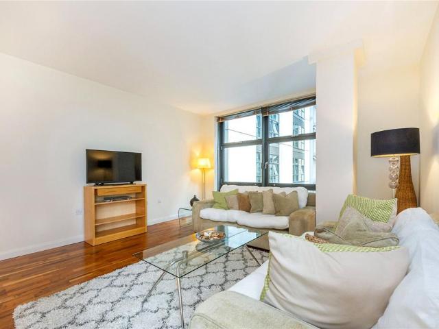 Flat for rent in Isle Of Dogs, Isle Of Man