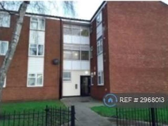 Apartment for rent in Stoneycroft, Calderstones