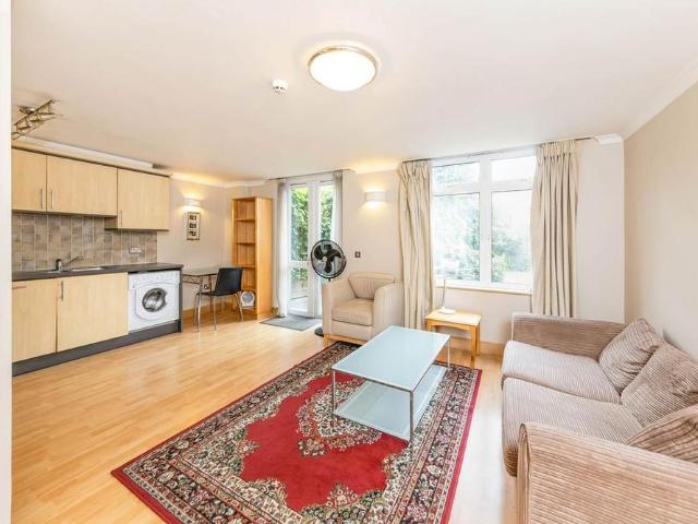 Apartment for rent in Cross In Hand, East Sussex