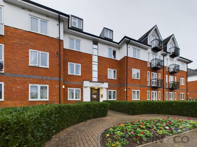 Flat for rent in St Albans, Five Acres
