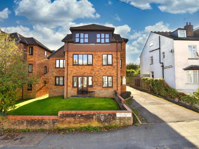 Flat for rent in Red Hill, Surrey