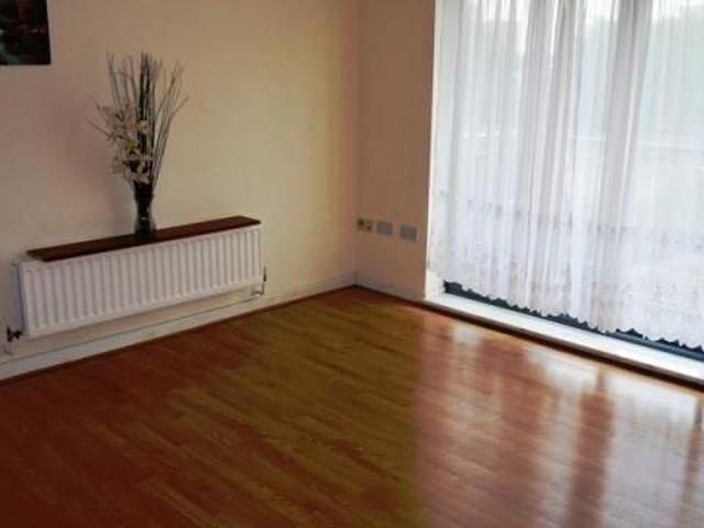Apartment for rent in Roding Riverside, Greater London