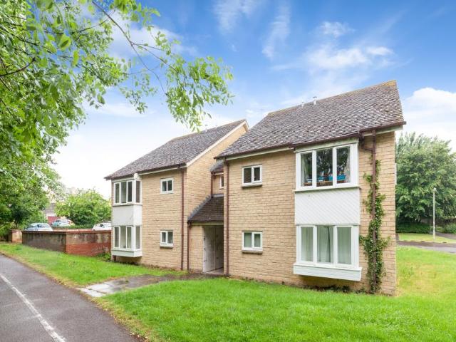 Flat for rent in Black Bourton, Oxfordshire