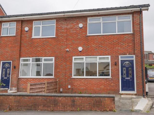 Flat for rent in Lee Bank, Greater Manchester