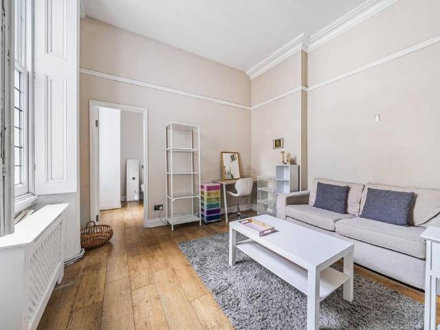 Flat for rent in South Kensington, Isle Of Man