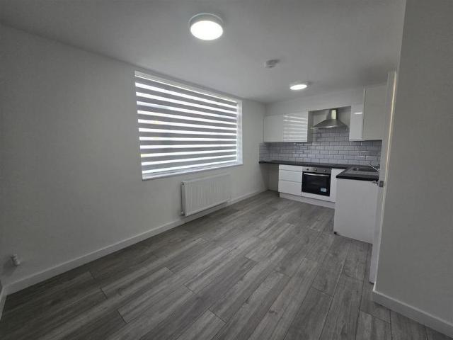 Apartment for rent in Belle Grove, Greater London