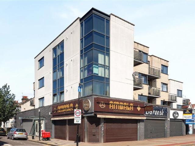 Flat for rent in Upton, Greater London