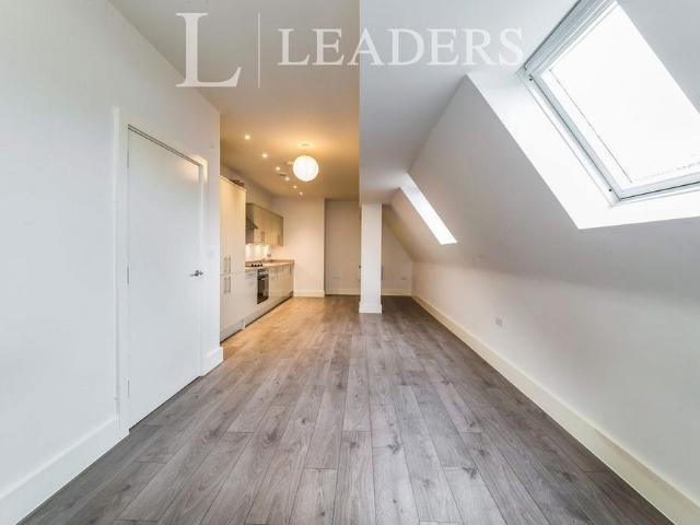 Apartment for rent in West Green, Crawley