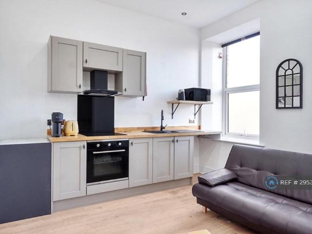 Flat for rent in Bonegate, Brighouse