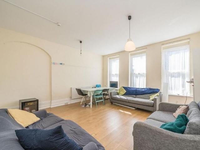 Studio for rent in Strawberry Hill, Greater London