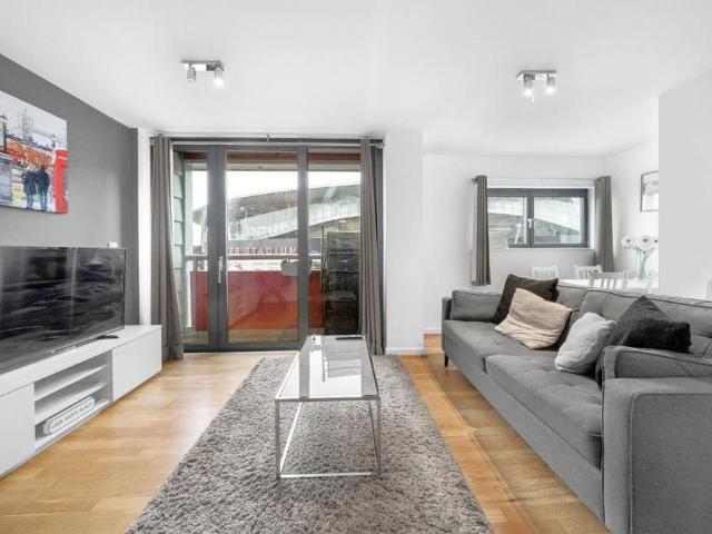 Apartment for rent in Highbury, Greater London