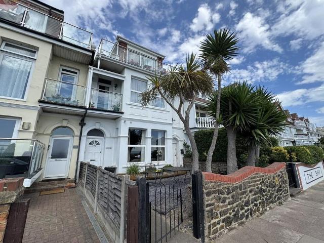 Flat for rent in Kursaal Estate, Alton Barnes