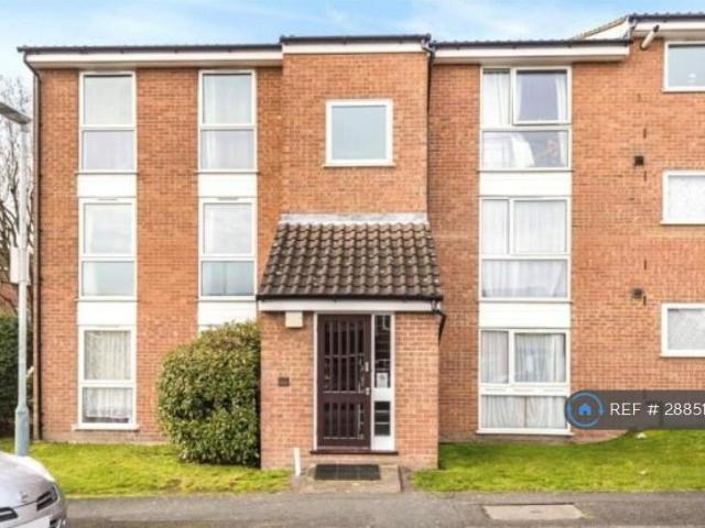 Flat for rent in Ickenham, Greater London