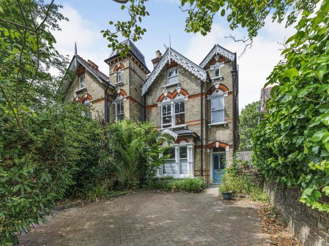 Flat for rent in Norbiton, Greater London