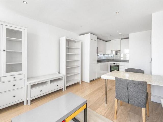 Apartment for rent in Clapham, Greater London