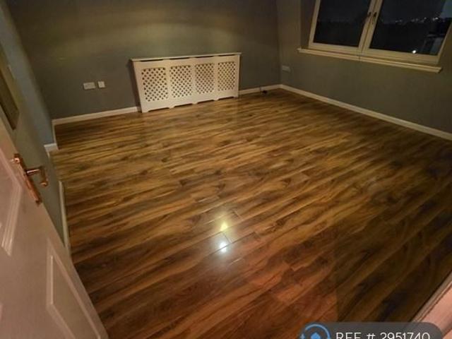 Apartment for rent in Hainault, Greater London