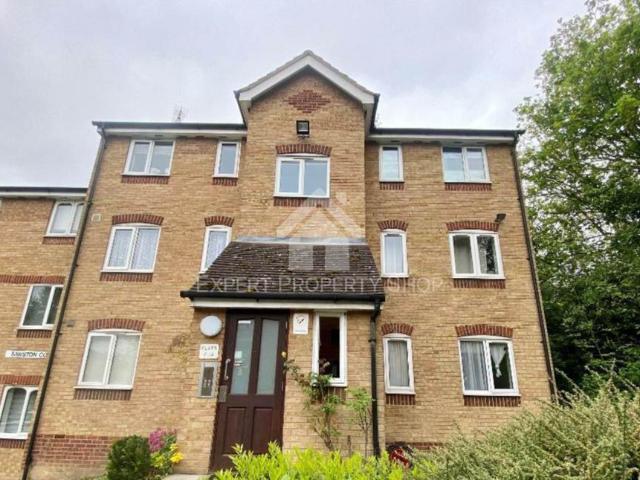 Flat for rent in Purfleet, Essex