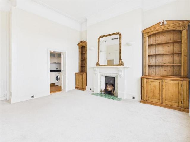Apartment for rent in Whitehawk, Brighton