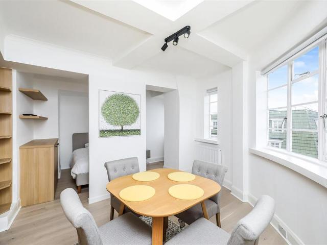 Flat for rent in Chelsea, Greater London