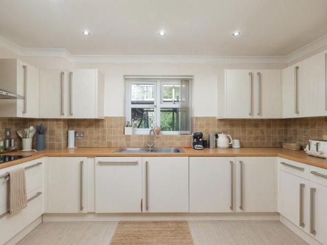 Flat for rent in The Butts, Kent