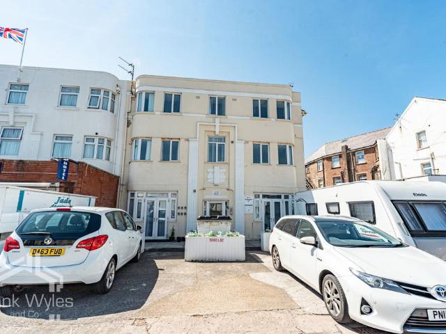 Flat for rent in Squires Gate, Blackpool