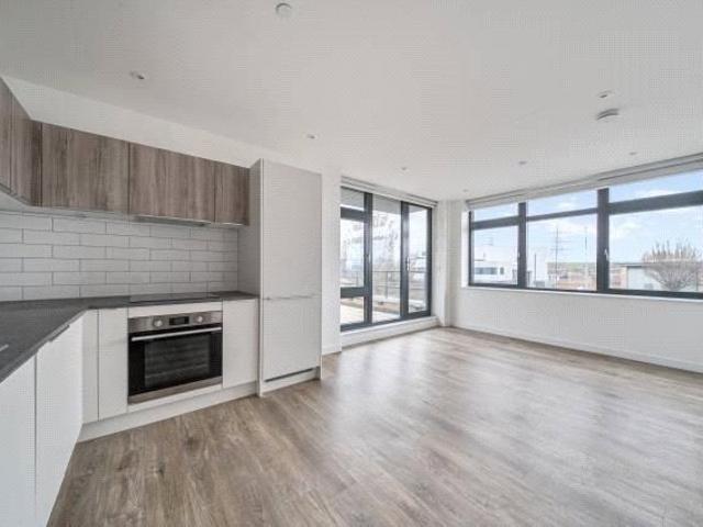 Apartment for rent in Birch Green, Lower Halliford
