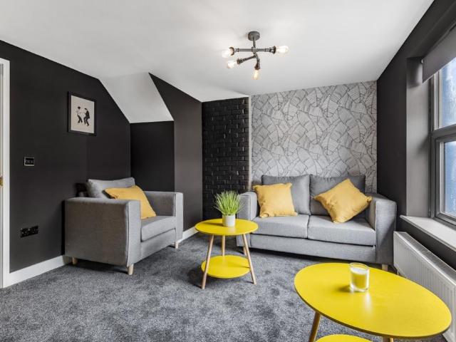 Flat for rent in Aldrington