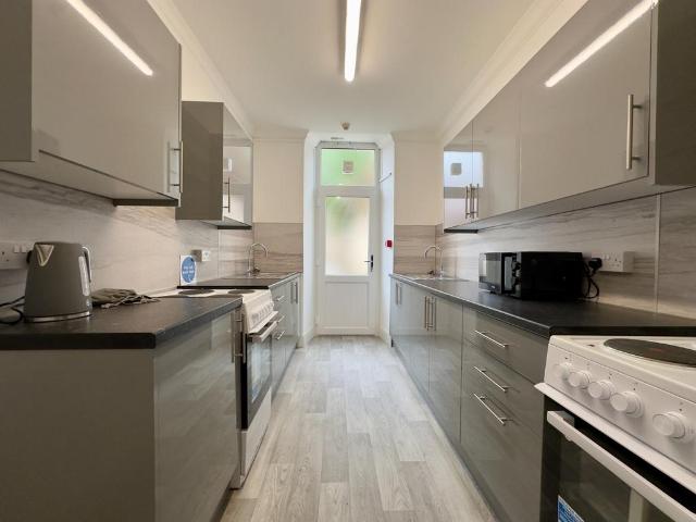 Flat for rent in West End, Scotland