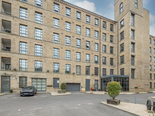 Apartment for rent in Longwood, Kirklees